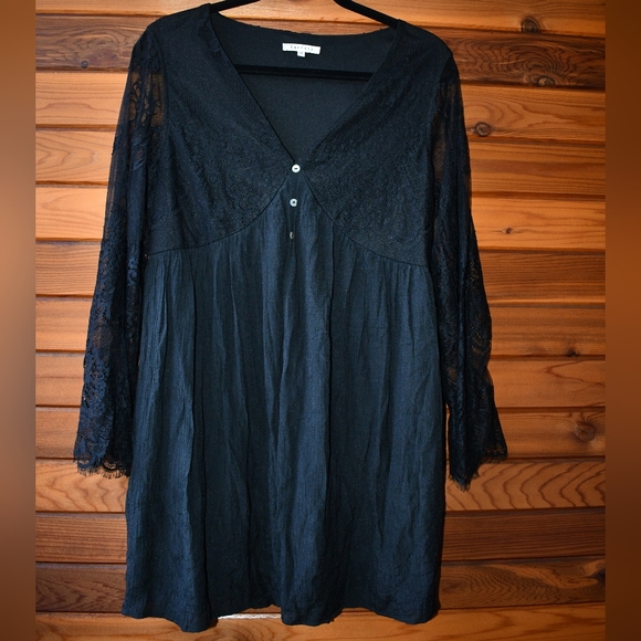 Lace Babydoll Dress In Black - Picture 4 of 10